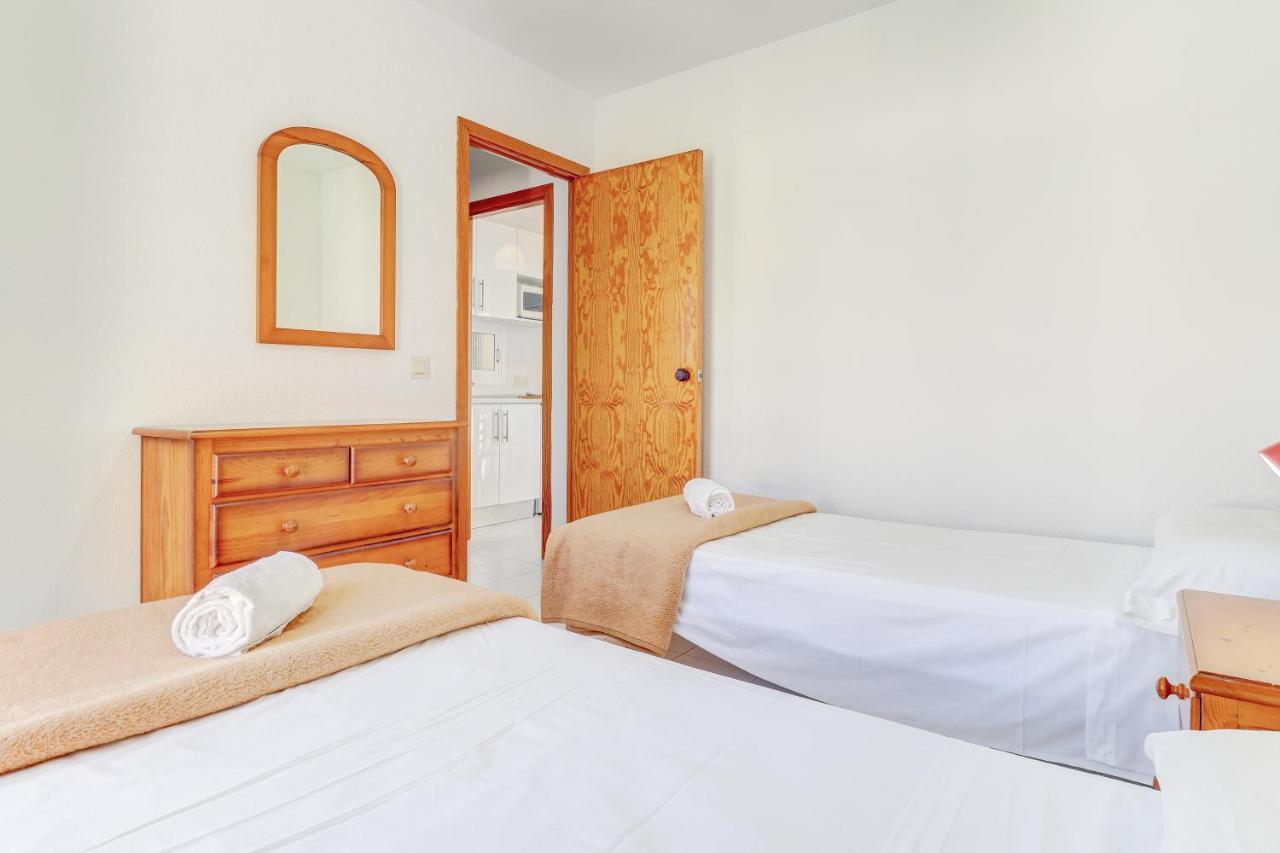 Apartamentos Llevant Port de Pollenca Luaran gambar