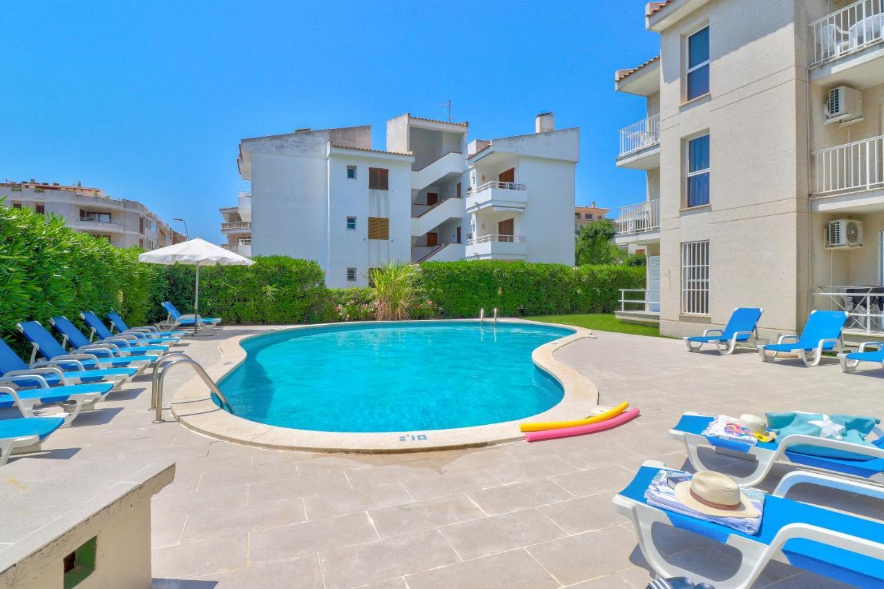 Apartamentos Llevant Port de Pollenca Luaran gambar