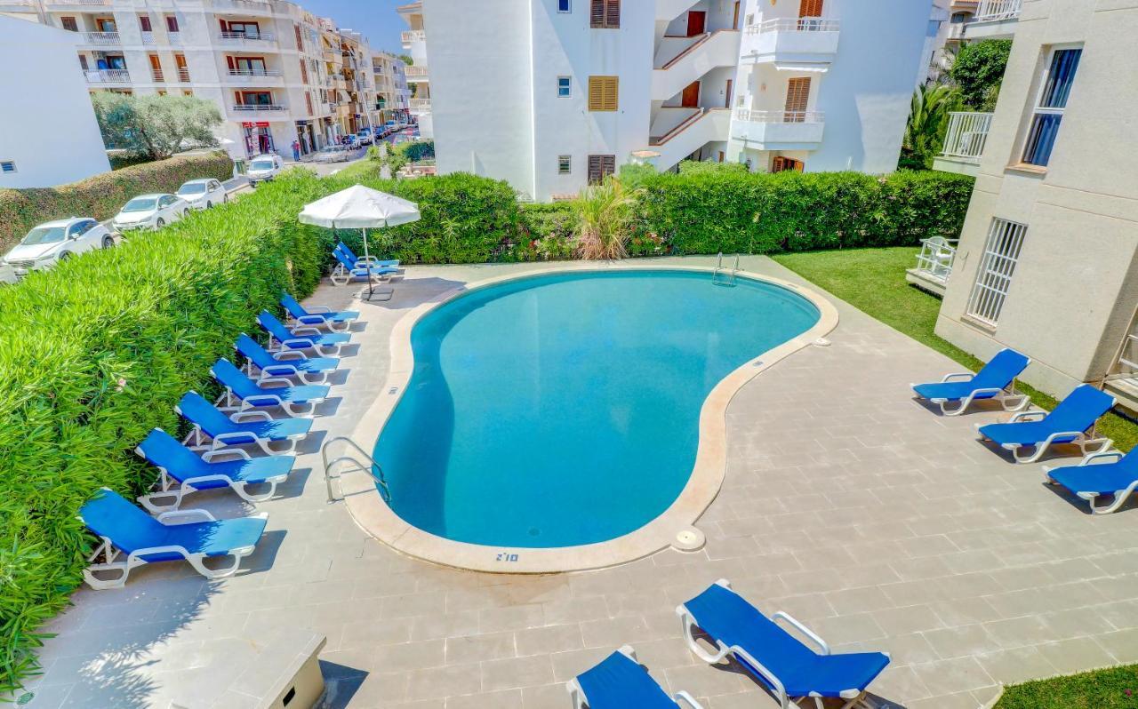 Apartamentos Llevant Port de Pollenca Luaran gambar