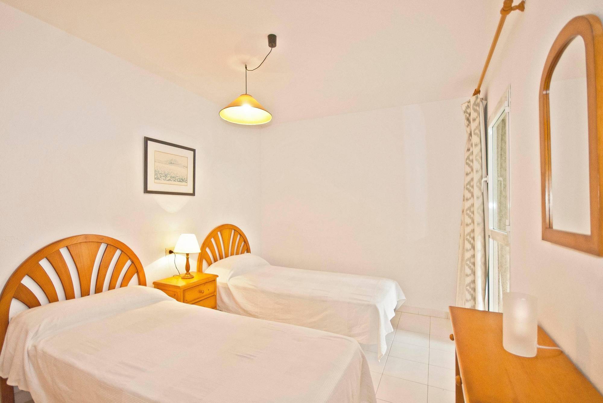 Apartamentos Llevant Port de Pollenca Luaran gambar