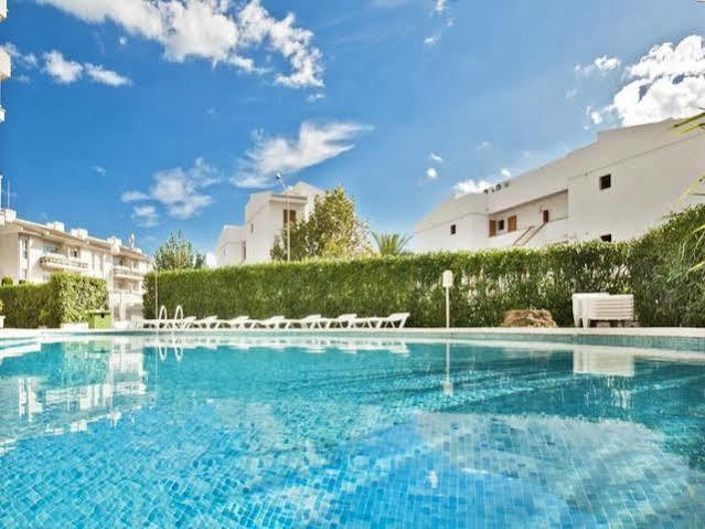 Apartamentos Llevant Port de Pollenca Luaran gambar