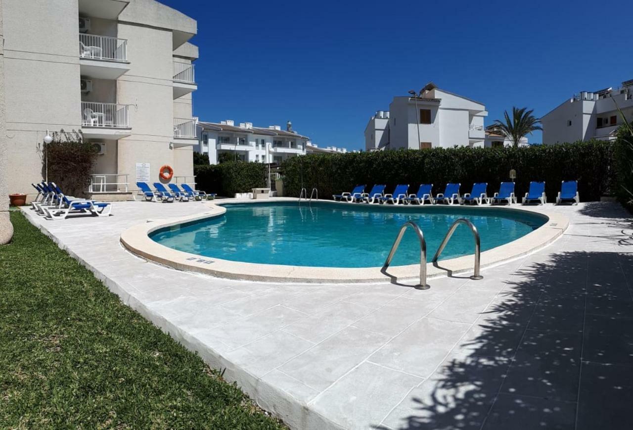 Apartamentos Llevant Port de Pollenca Luaran gambar