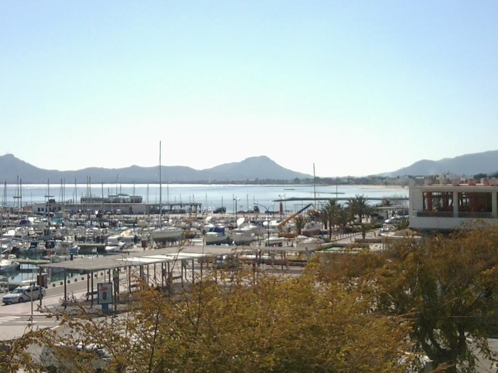 Apartamentos Llevant Port de Pollenca Luaran gambar