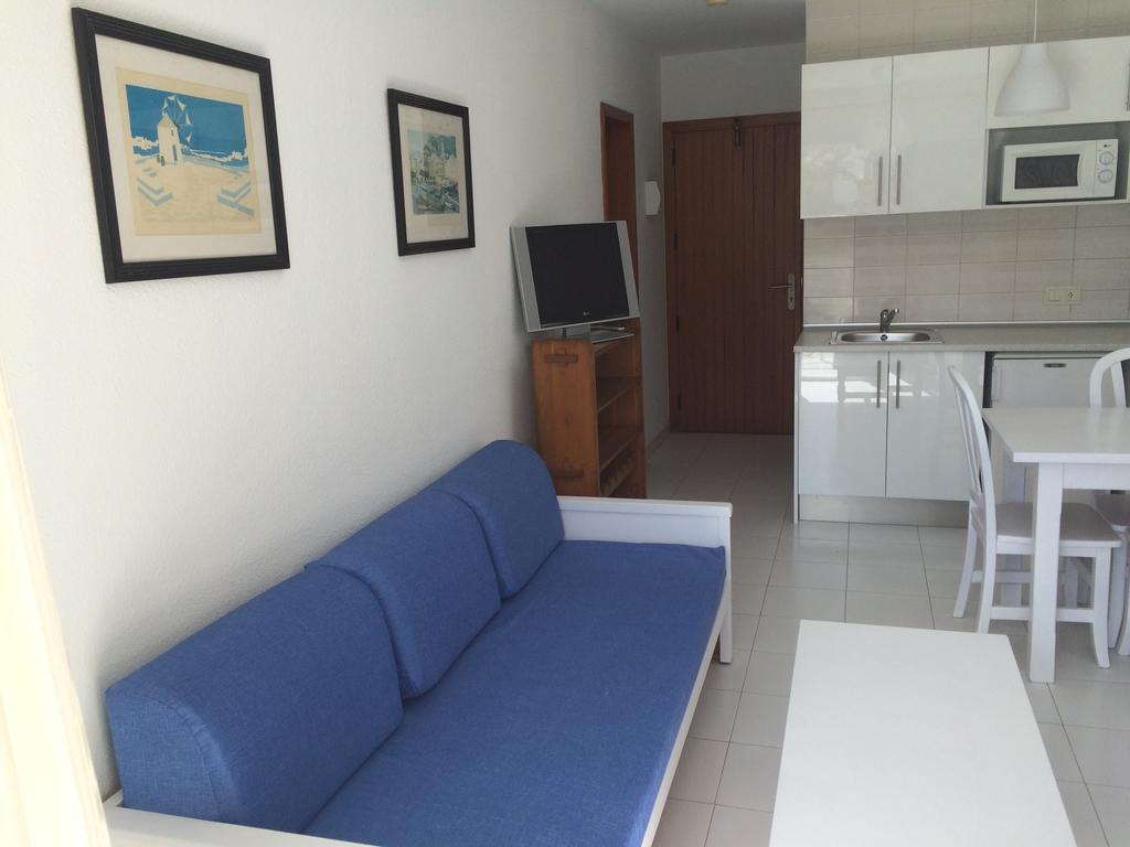 Apartamentos Llevant Port de Pollenca Luaran gambar